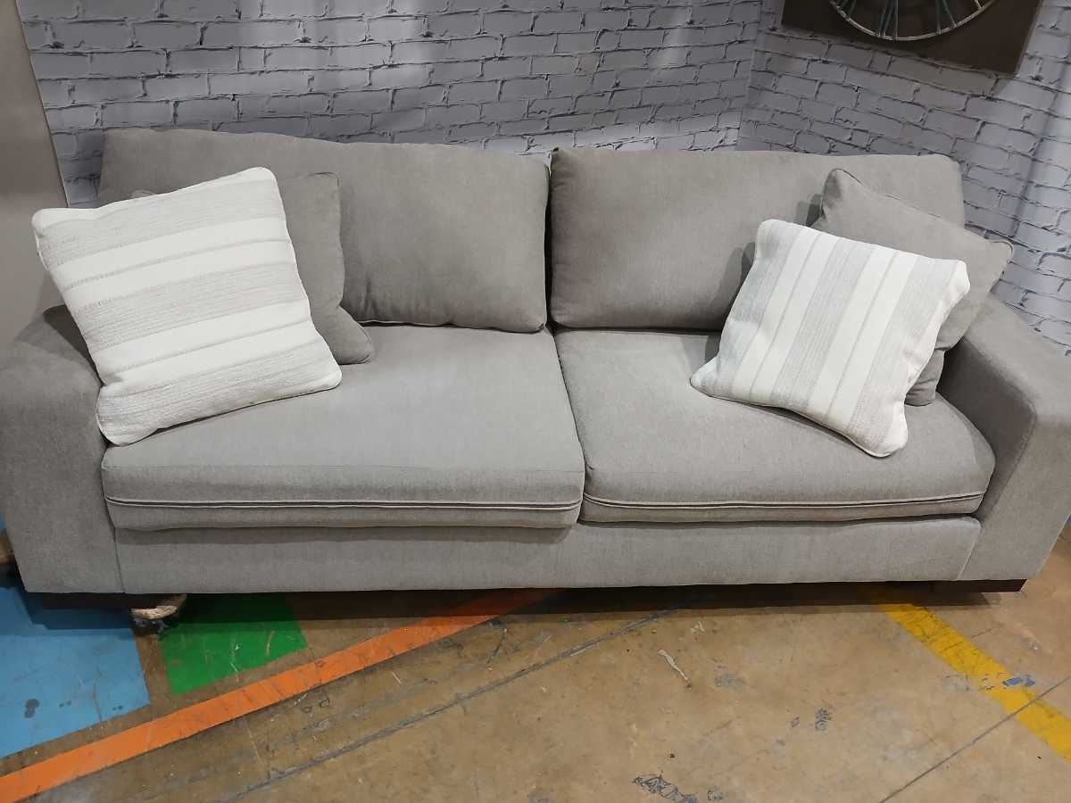 Maggie Sofa - Flax - Gallery Image 9