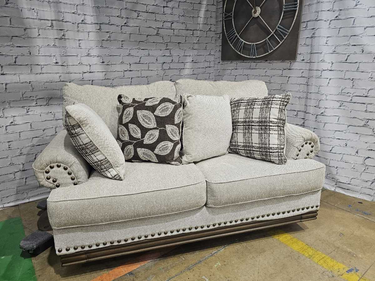 Harleson Loveseat - Gallery Image 17