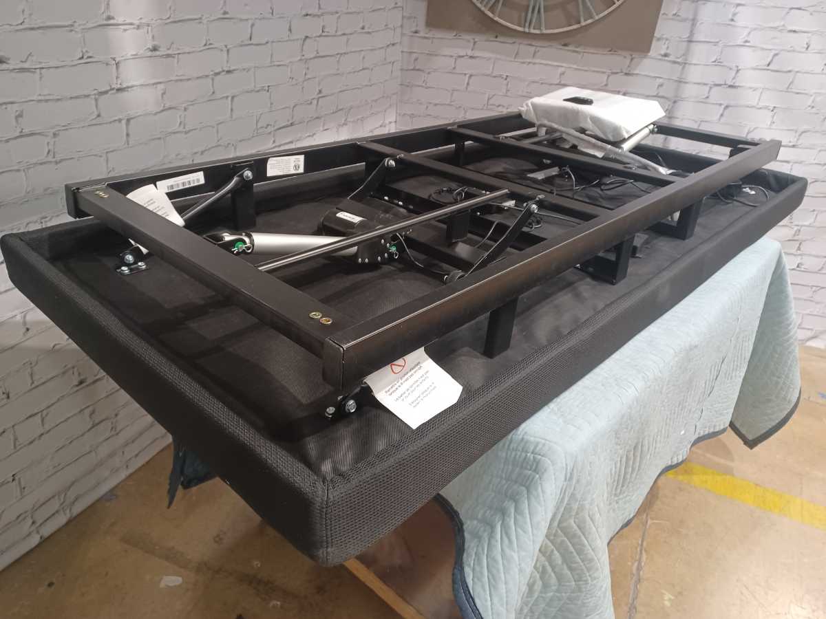Sealy Reflexion® Boost 2.0 Lifestyle Adjustable Bed - Twin XL - Gallery Image 4