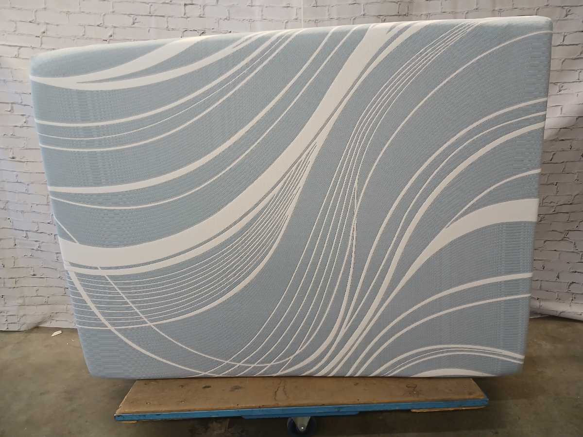 Tempur-Pedic LuxeAlign Soft 13 Inch Mattress - Queen - Gallery Image 3