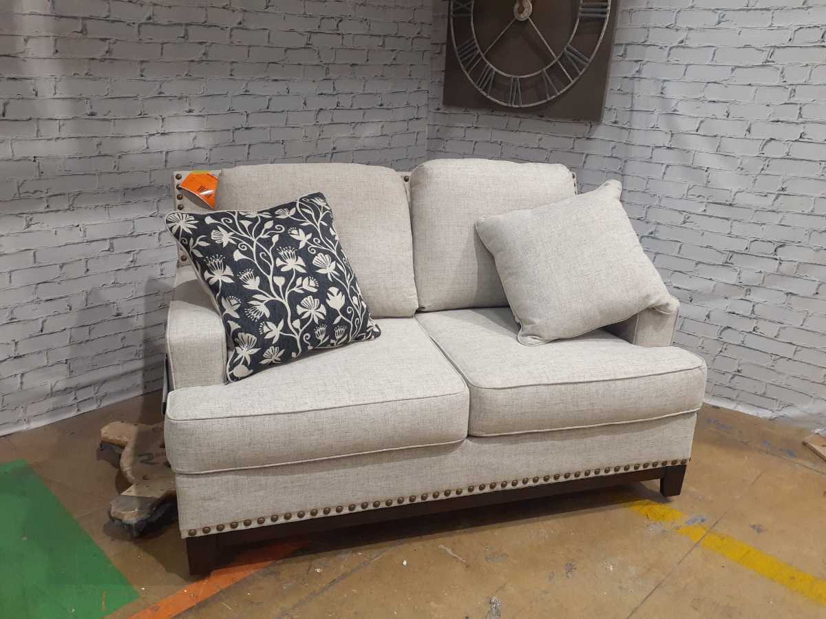 Ballina-Exclusive Loveseat - Gallery Image 5