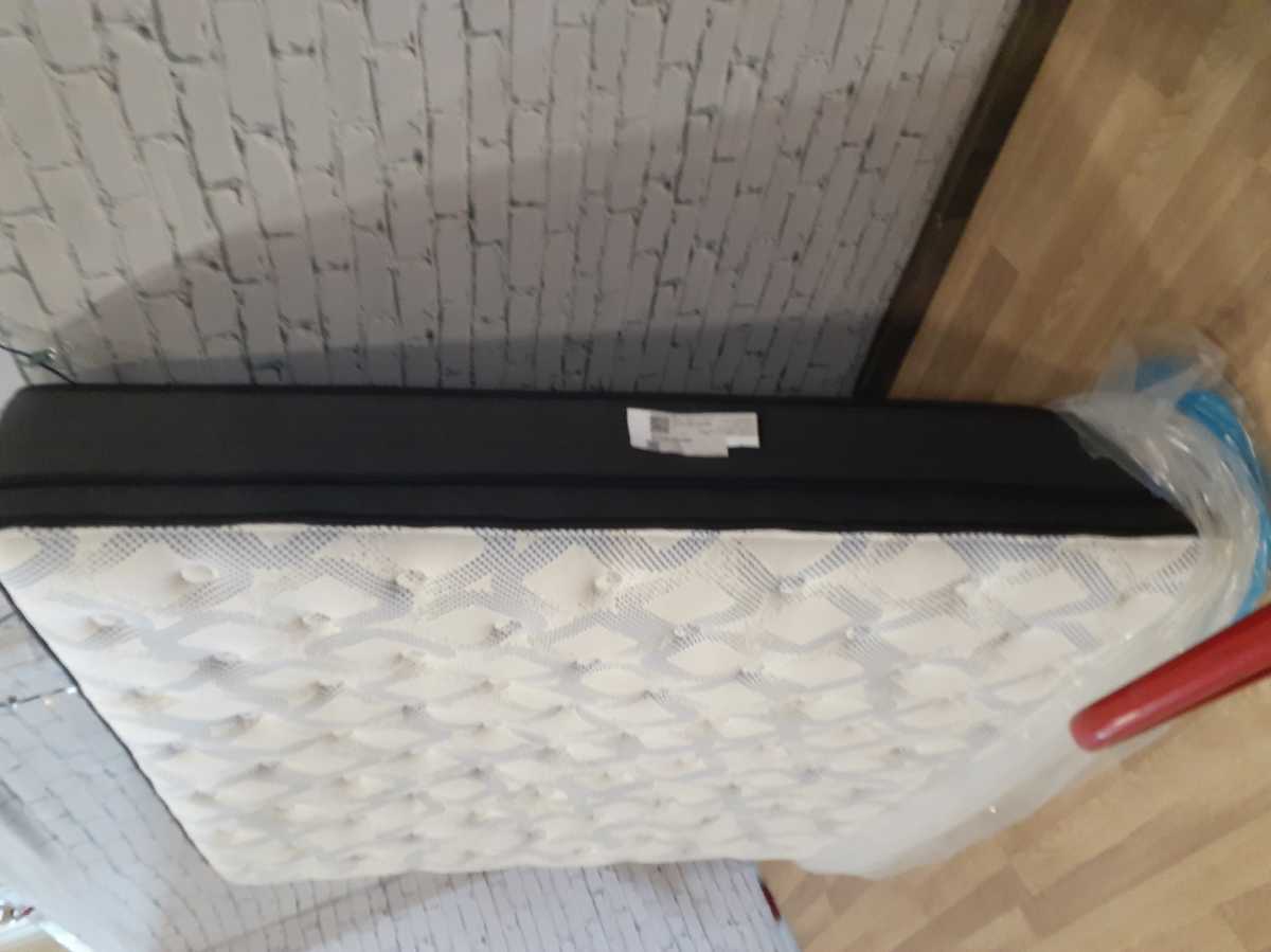 Sealy Posturepedic® Myah Euro Top Medium 13 Inch - King - Gallery Image 8