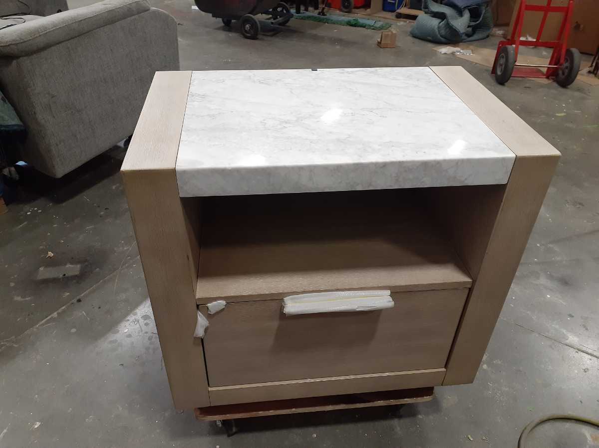 Hennington-Exclusive One Drawer Nightstand - Gallery Image 8