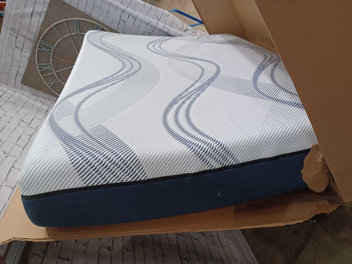 Tempur-Pedic ProSense Medium Hybrid 12 Inch Mattress - Queen - Gallery Image 3