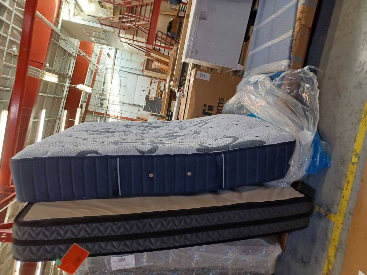 Stearns & Foster® Estate Tight Top Catelyn 13.5 inch Mattress - King - Gallery Image 4