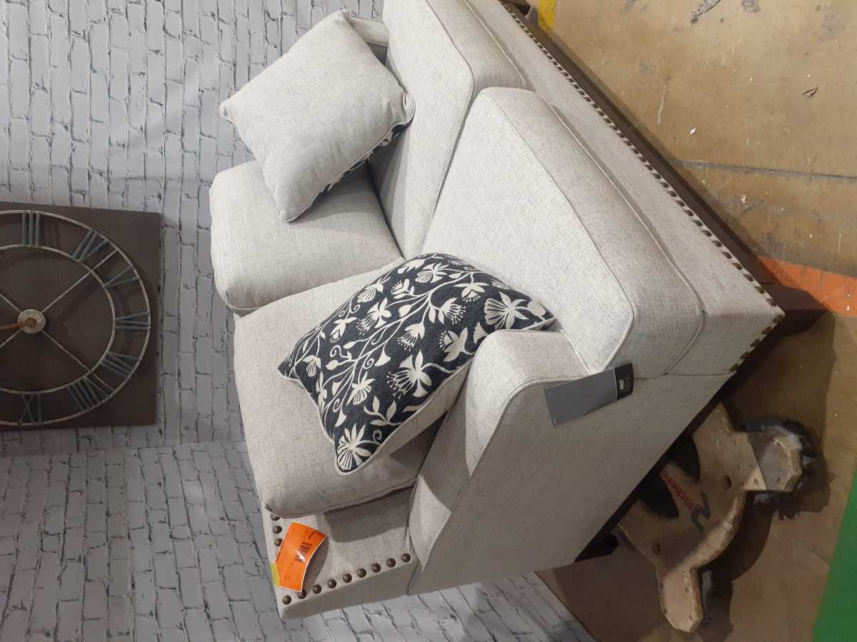 Ballina-Exclusive Loveseat - Gallery Image 6