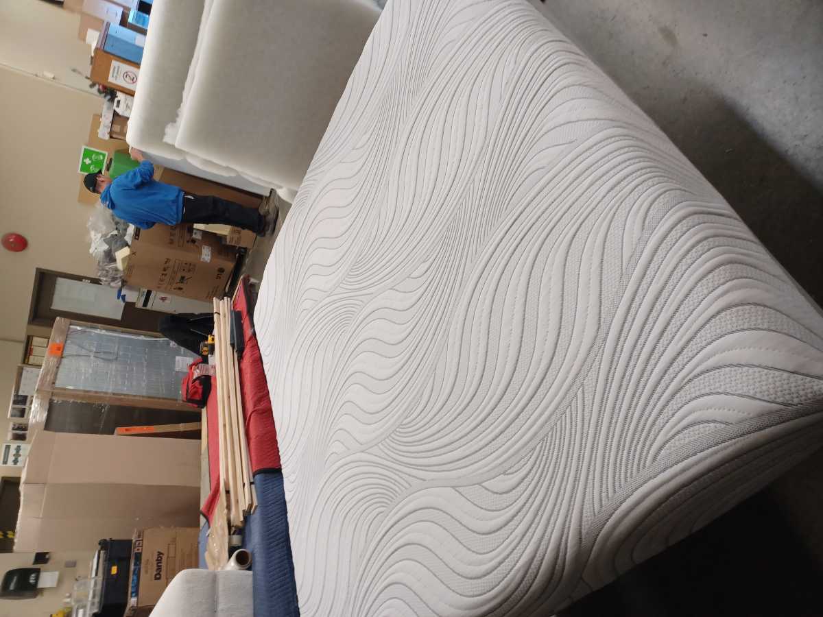 Ashley Sleep Essentials 8 Inch Memory Foam - King - Gallery Image 8
