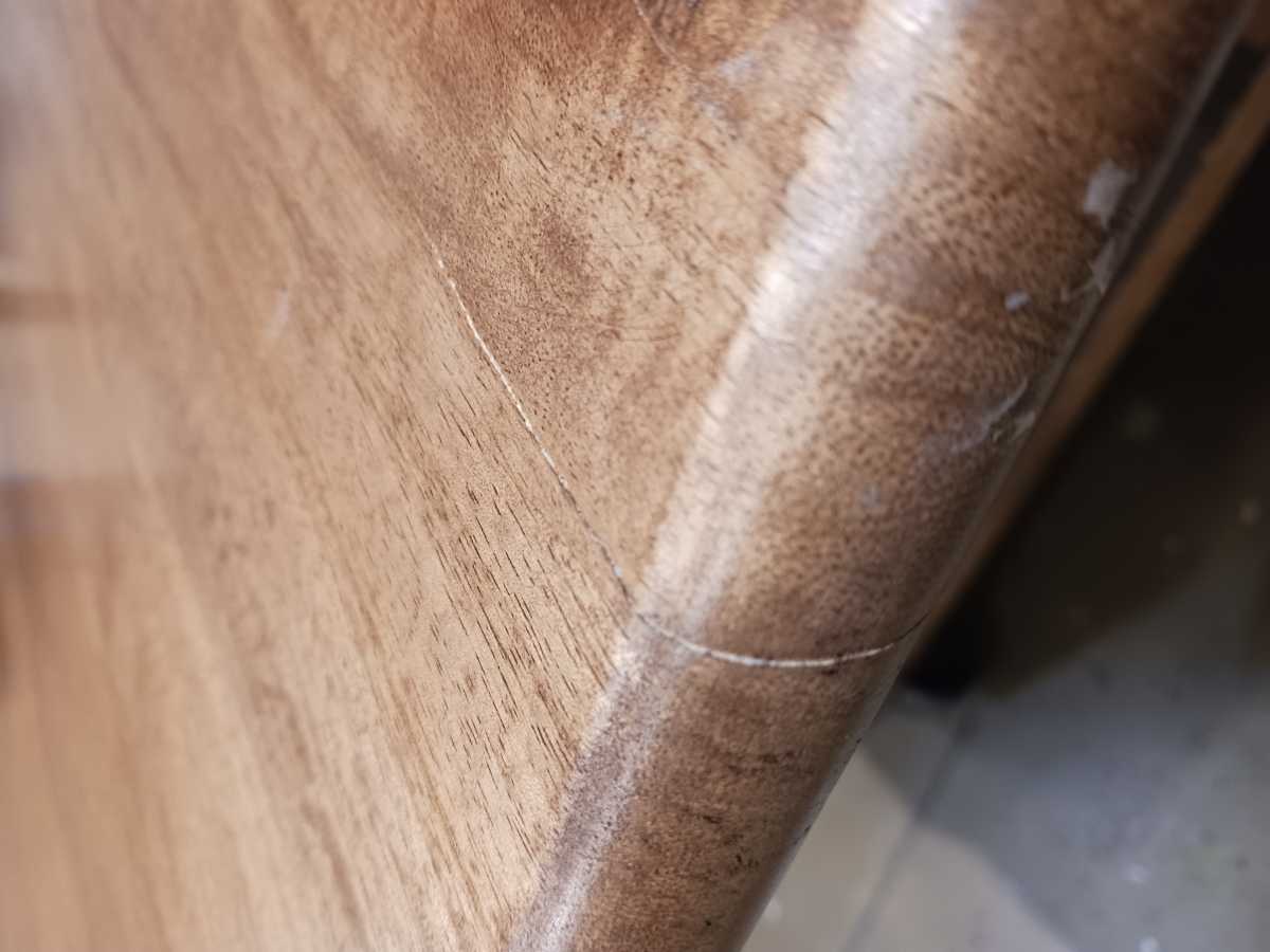 Isanti-Exclusive Dining Table - Gallery Image 12