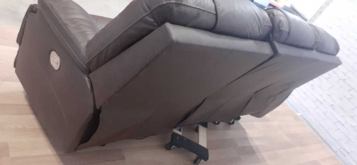 Wurstrow Power Reclining Sofa with Adjustable Headrest - Umber - Gallery Image 8