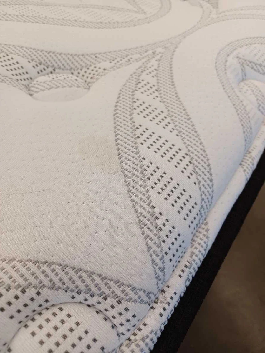 Ashley Sleep Essentials 8 Inch Hybrid - Full - Gallery Image 9
