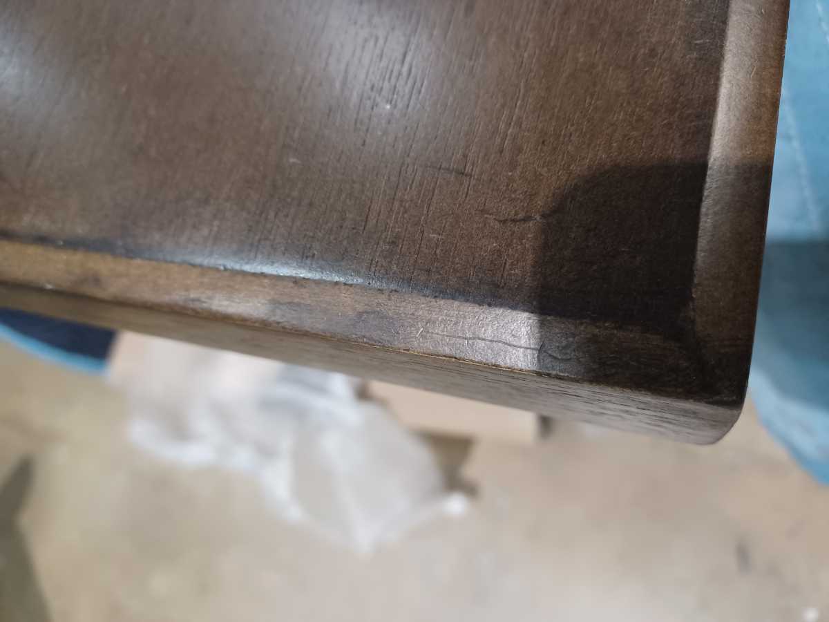 Arkenton-Exclusive Dining Table - Gallery Image 11