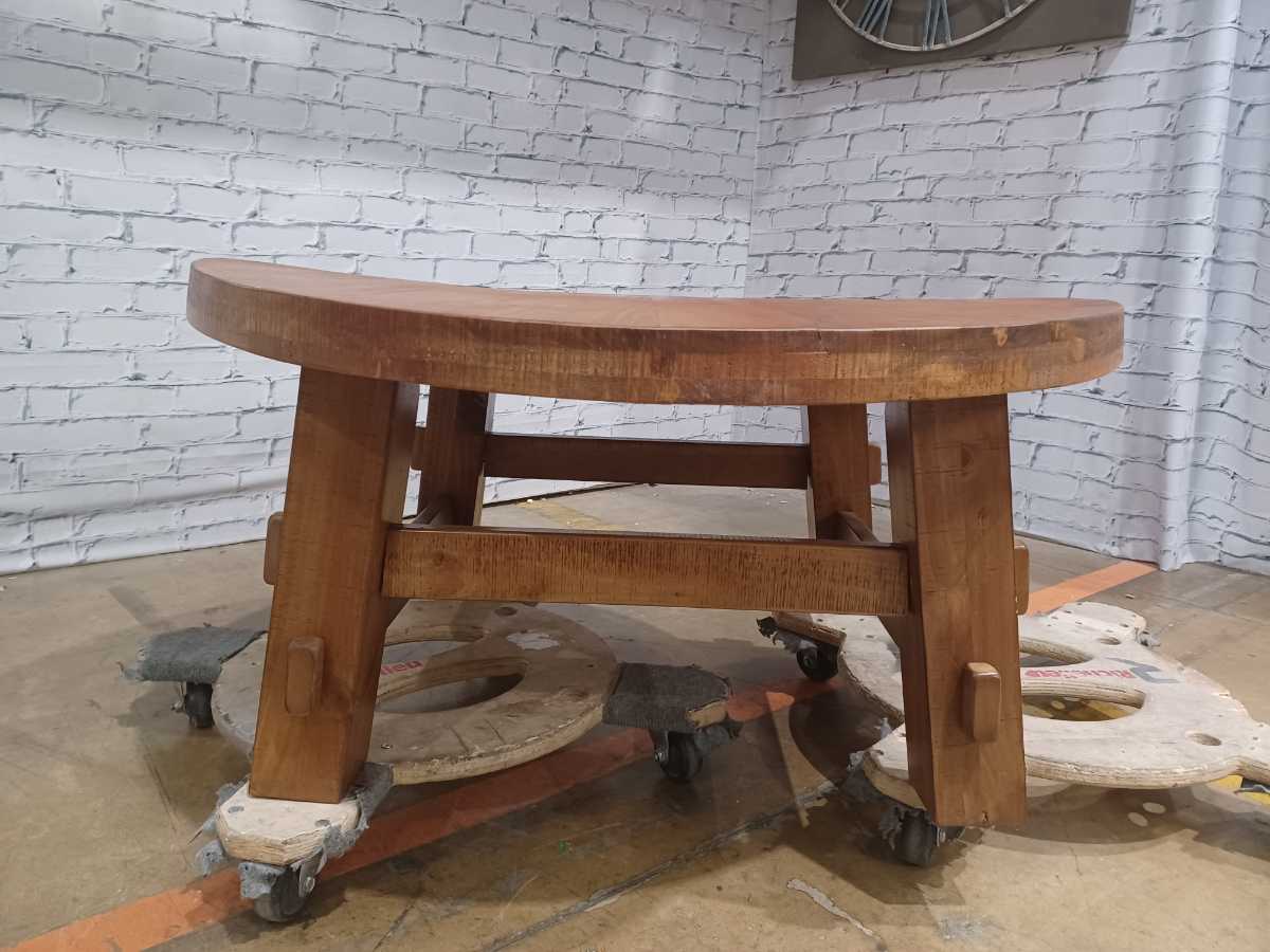 Mackifeld Coffee Table - Gallery Image 6