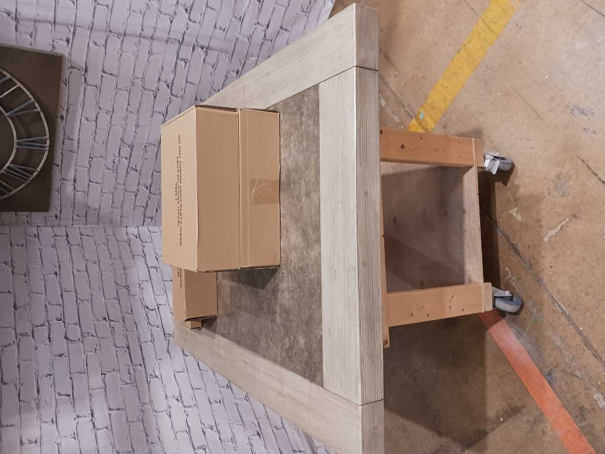 Hennington Rectangle Coffee Table - Gallery Image 8