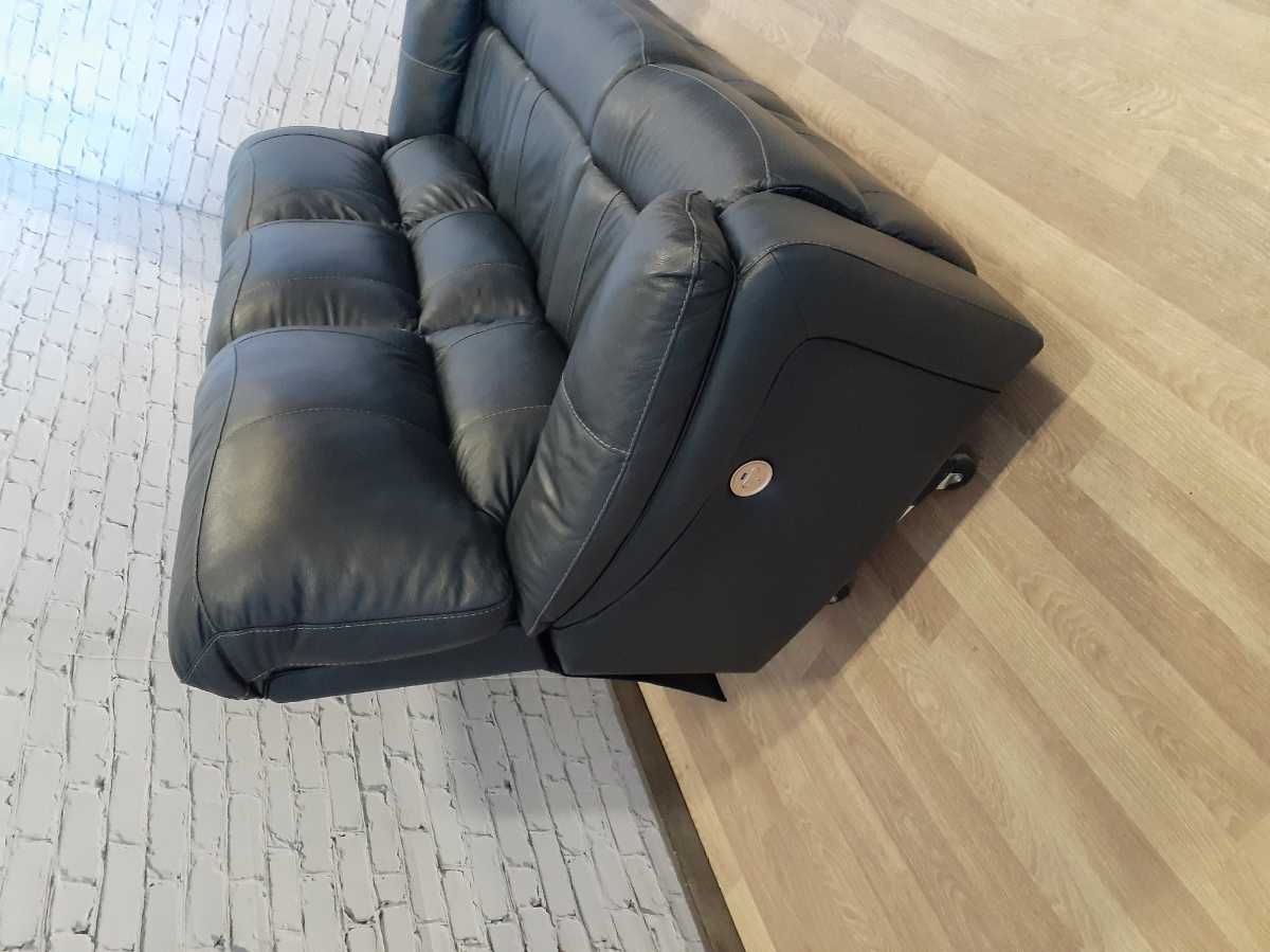 Leesworth Reclining Sofa with Power - Gallery Image 8