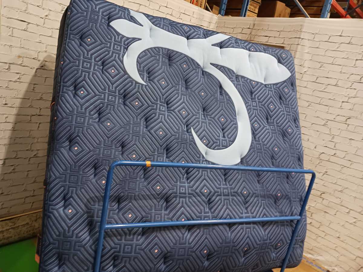 Stearns & Foster® Lux Estate EuroPillowTop Elisabeth 17.25 inch Mattress - King - Gallery Image 2