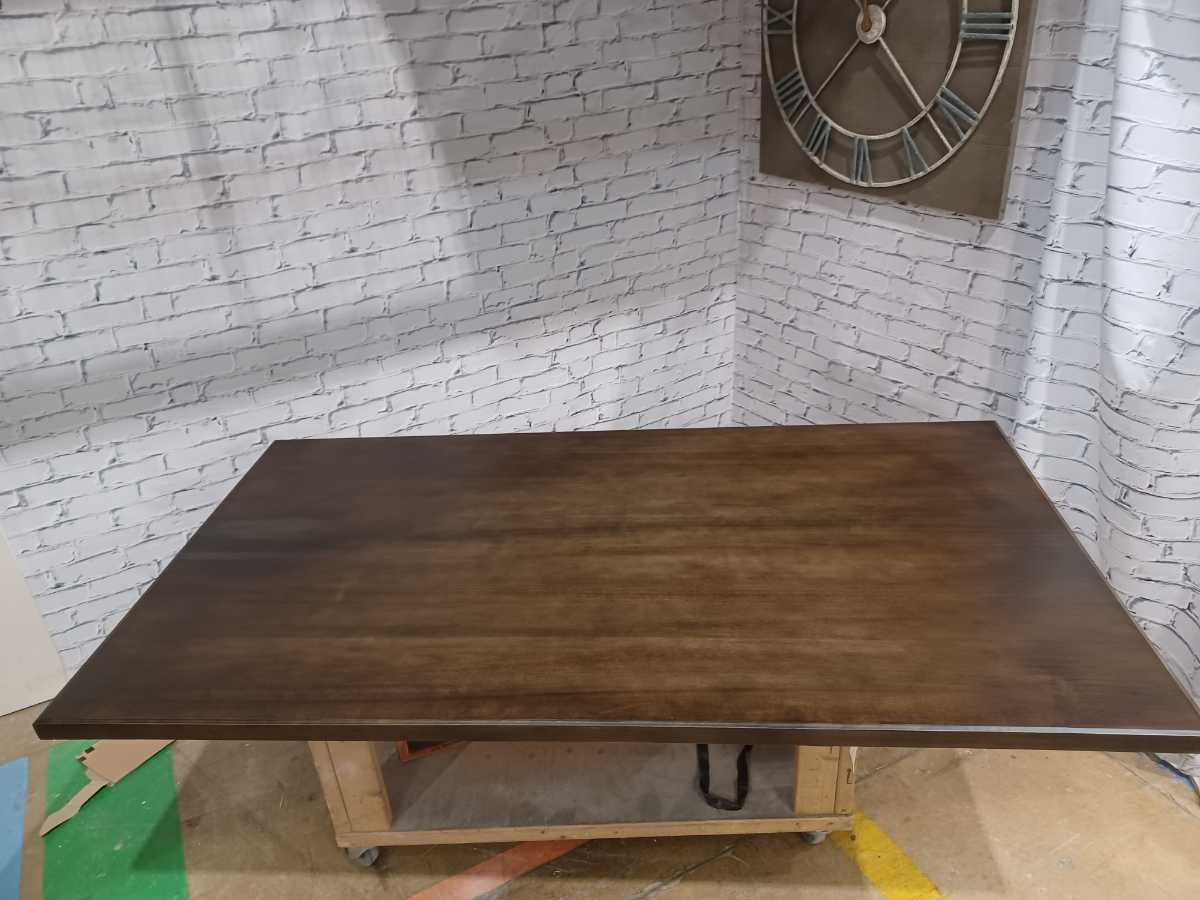 Arkenton-Exclusive Dining Table - Gallery Image 10