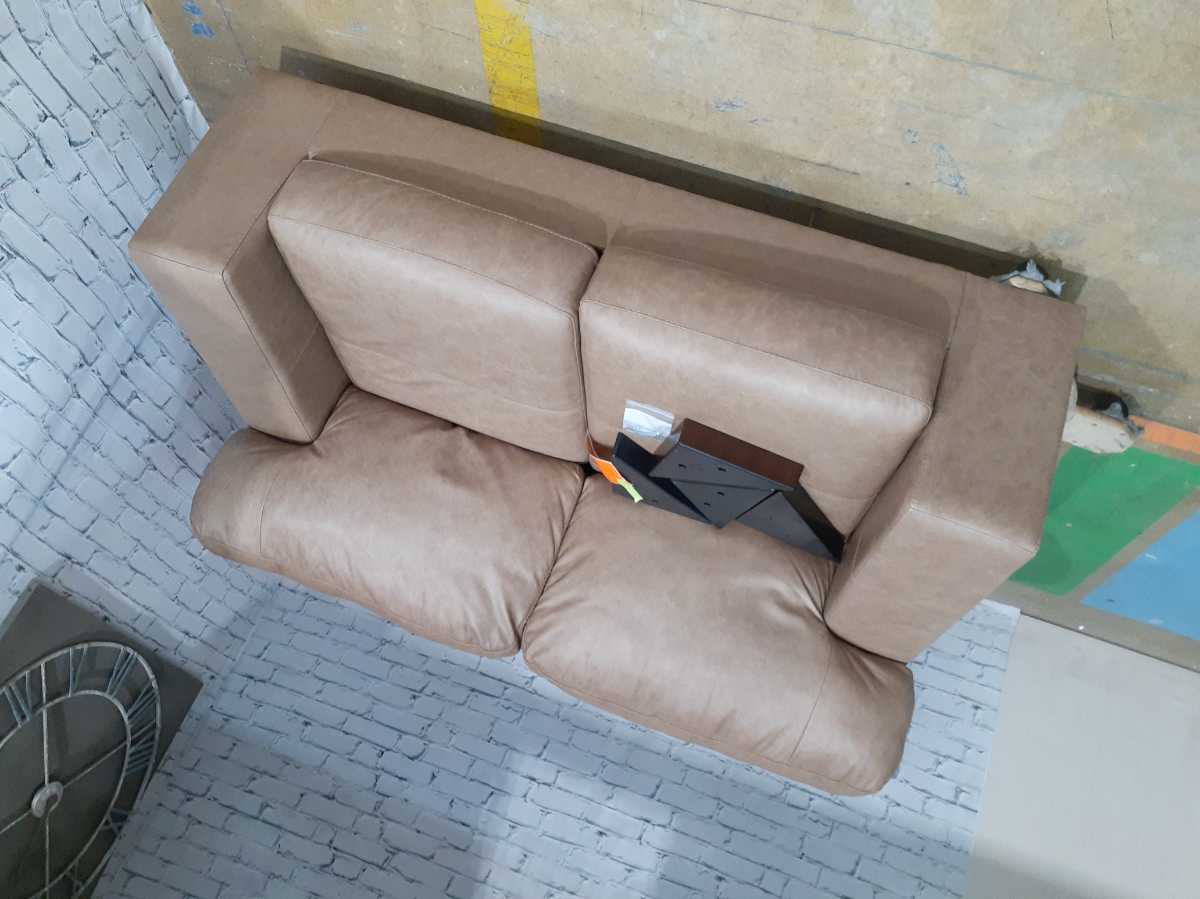 Lombardia-Exclusive Loveseat - Tumbleweed - Gallery Image 7