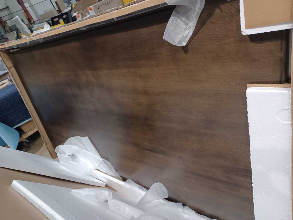 Arkenton-Exclusive Dining Table - Gallery Image 9
