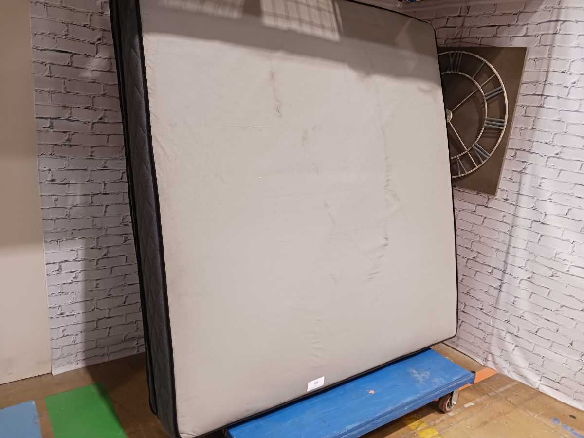 Sealy Posturepedic® Myah Euro Top Medium 13 Inch - King - Gallery Image 4