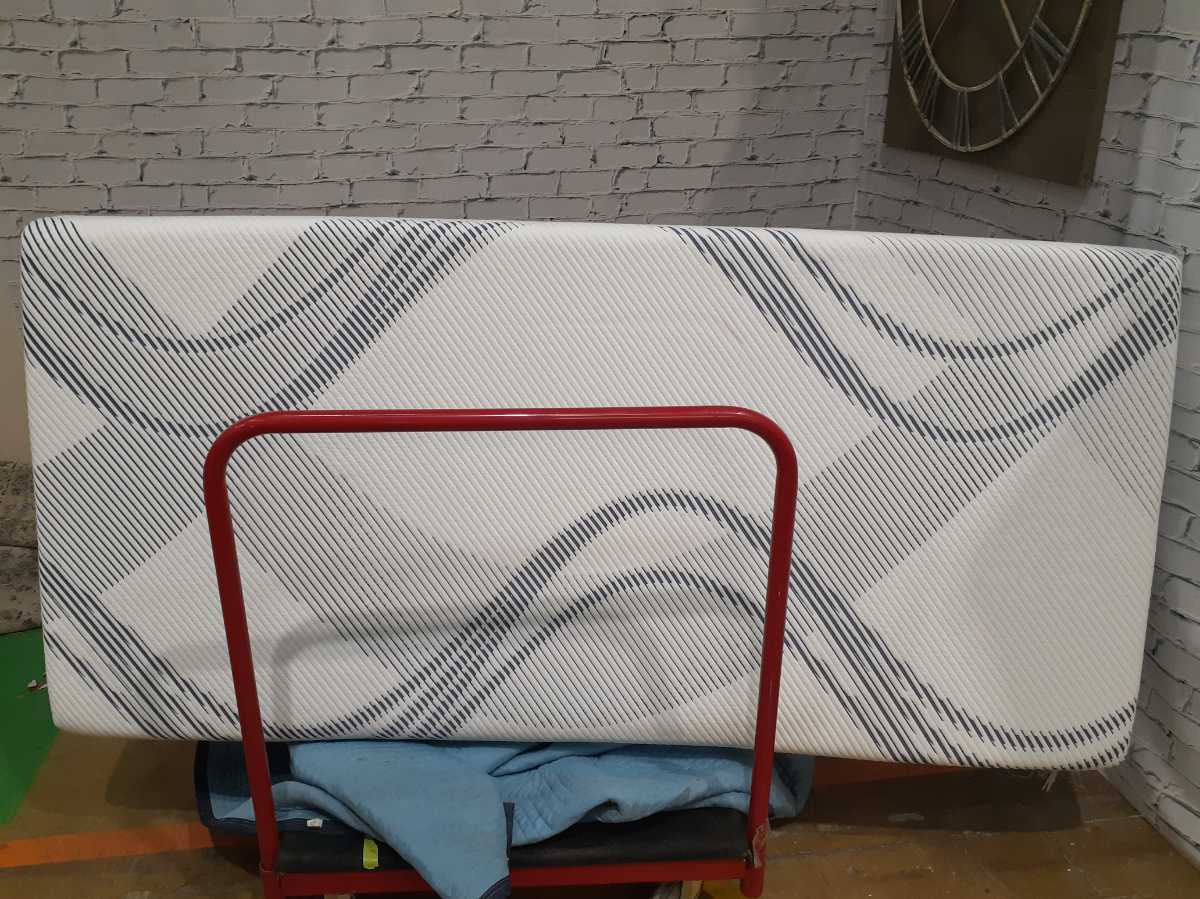 Tempur-Pedic Sense Medium 10 Inch Mattress - Twin XL - Gallery Image 2