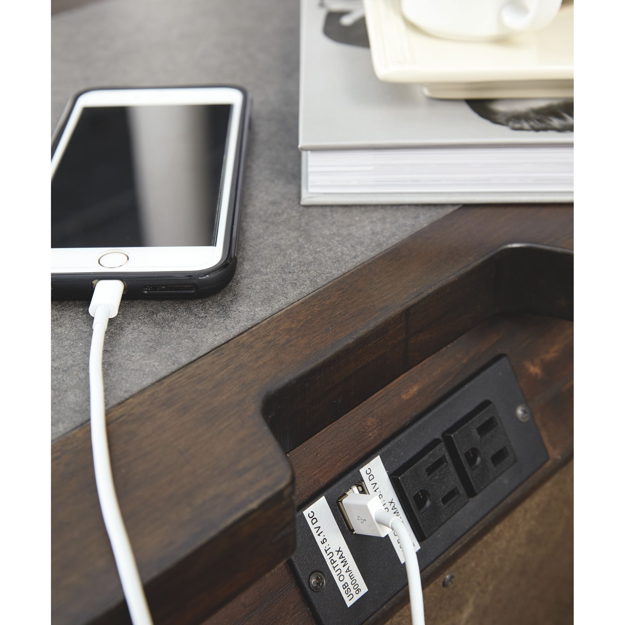 Starmore-Exclusive Nightstand - Gallery Image 3