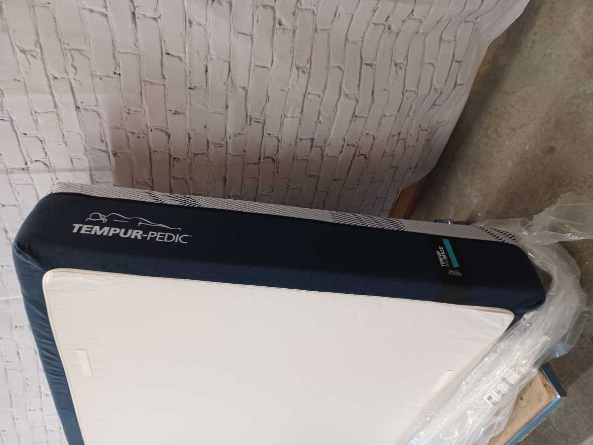 Tempur-Pedic ProSense Medium 12 Inch Mattress - Queen - Gallery Image 5