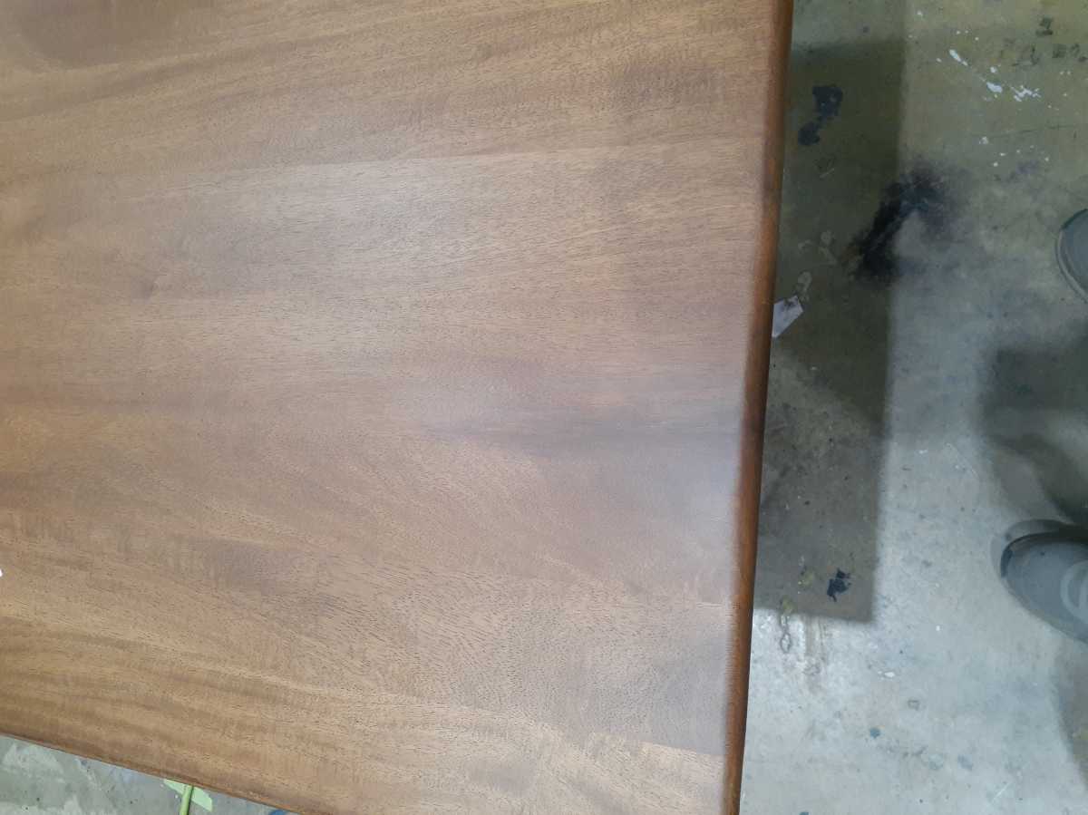 Isanti-Exclusive Dining Table - Gallery Image 10