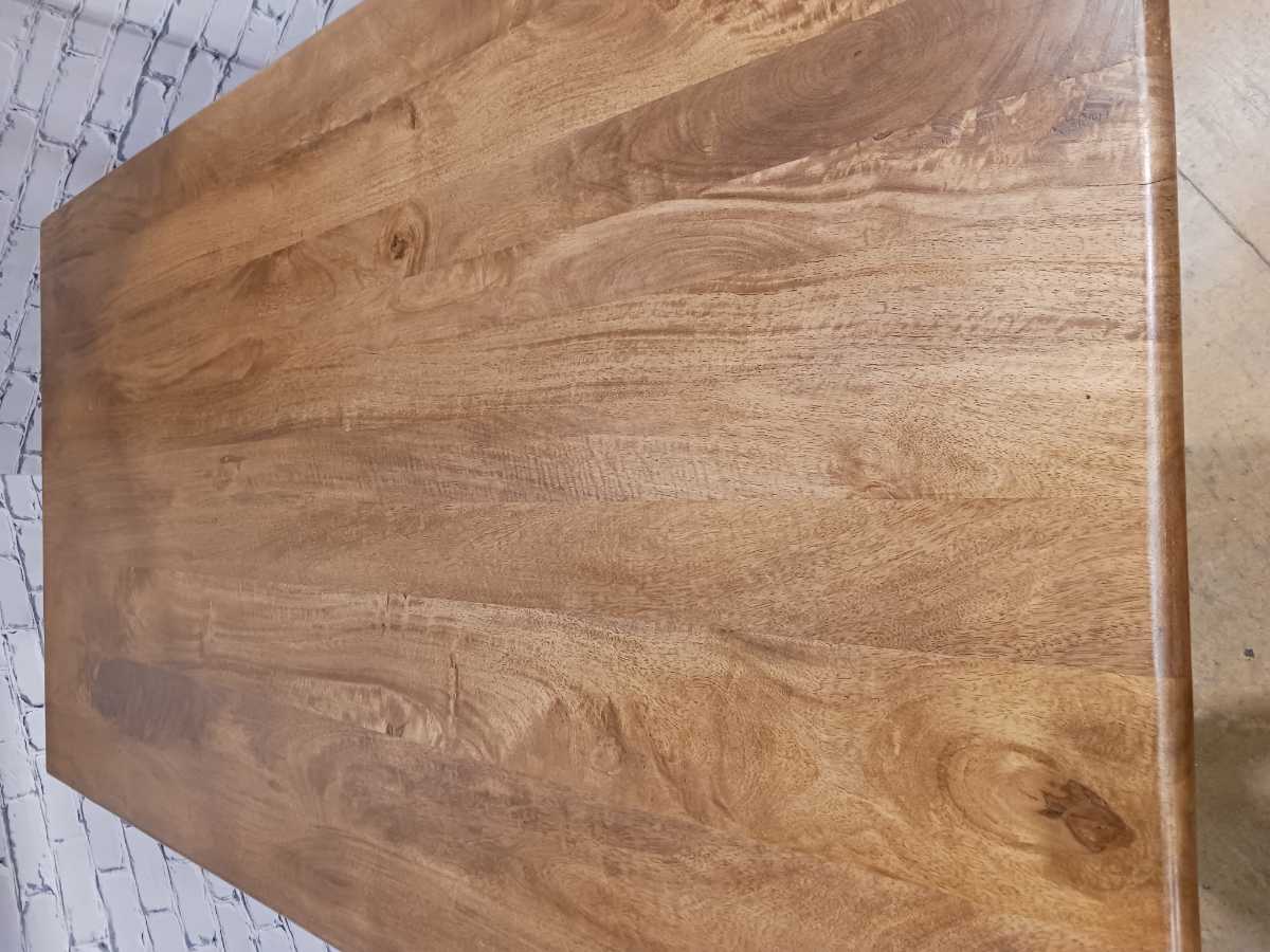 Isanti-Exclusive Dining Table - Gallery Image 9