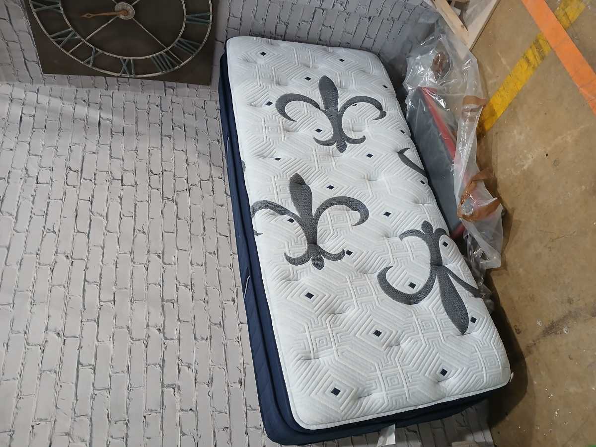 Stearns & Foster® Estate EuroTop Arya 16 inch Mattress - Twin XL/Plush - Gallery Image 2