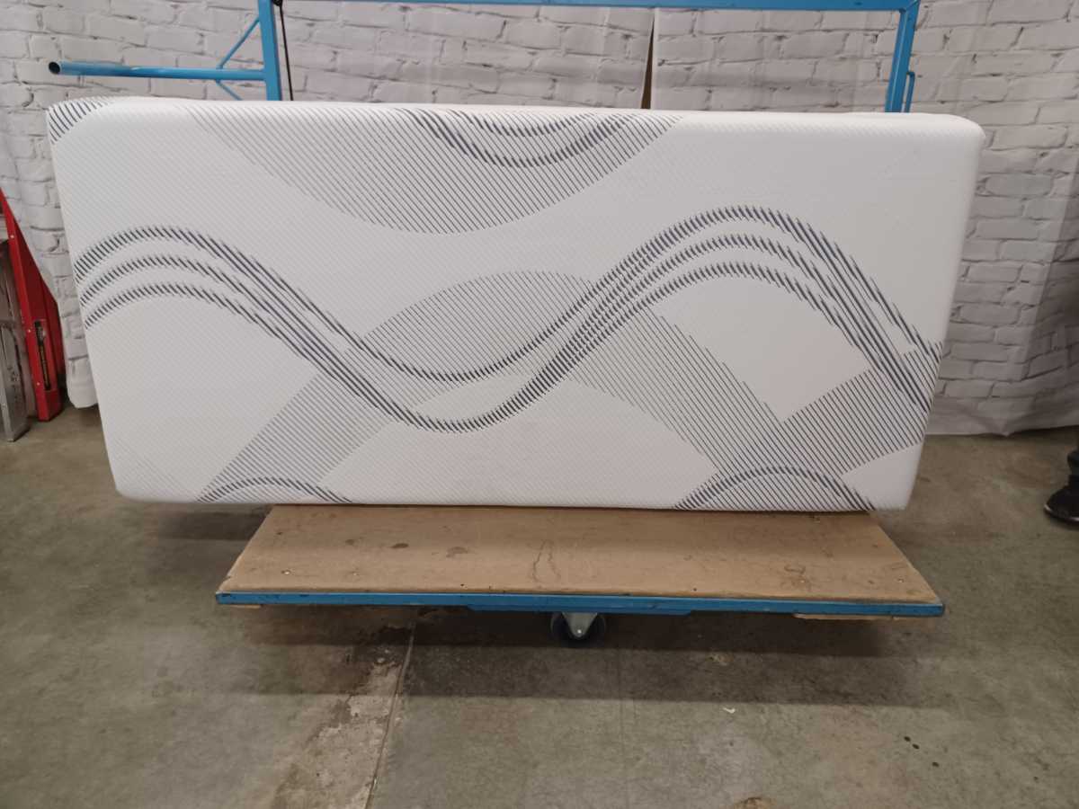 Tempur-Pedic Sense Medium 10 Inch Mattress - Twin XL - Gallery Image 2