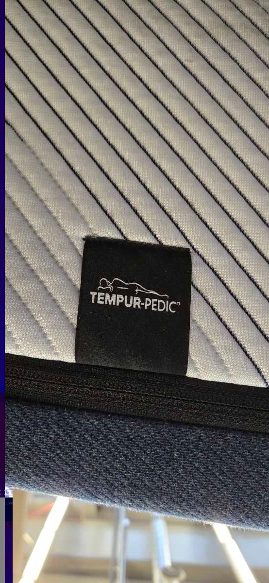 Tempur-Pedic ProSense Medium Hybrid 12 Inch Mattress - King - Gallery Image 3