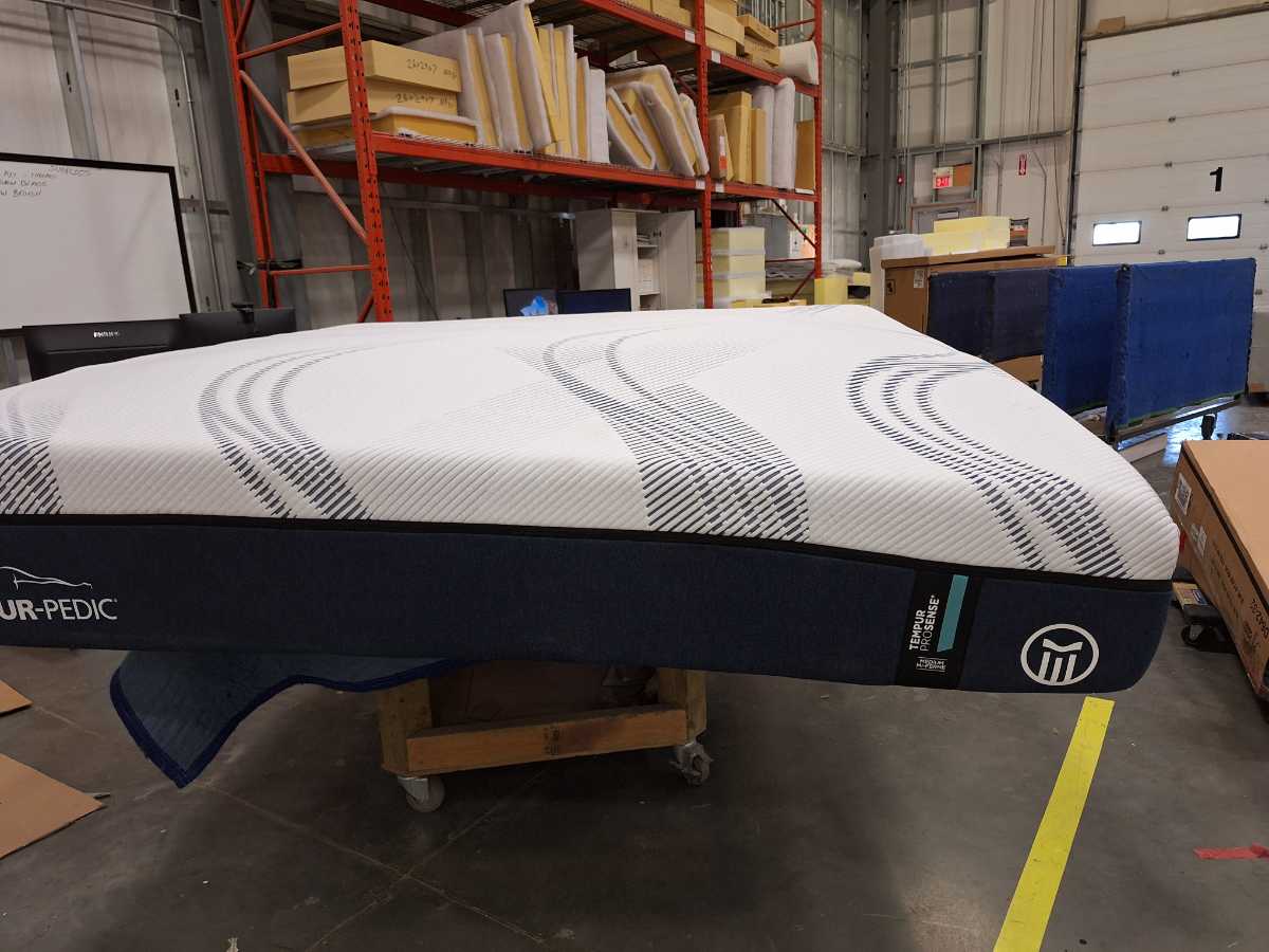 Tempur-Pedic ProSense Medium Hybrid 12 Inch Mattress - King - Gallery Image 3
