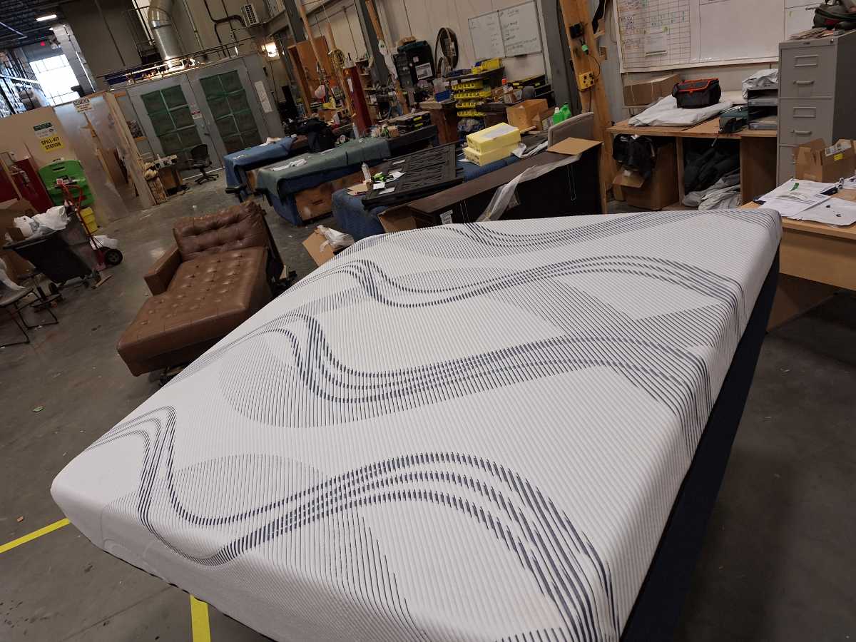 Tempur-Pedic ProSense Medium Hybrid 12 Inch Mattress - King - Gallery Image 4